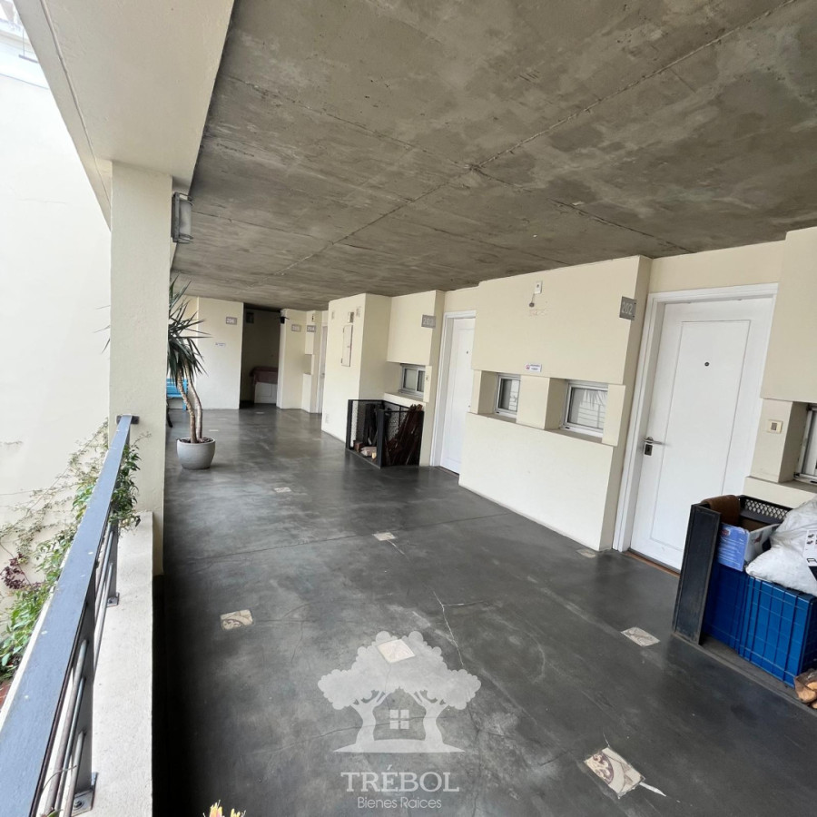 Apartamento ID.104 - Venta Apartamento 1 Dormitorio Dúplex Con Renta Ciudad Vieja Montevideo V 