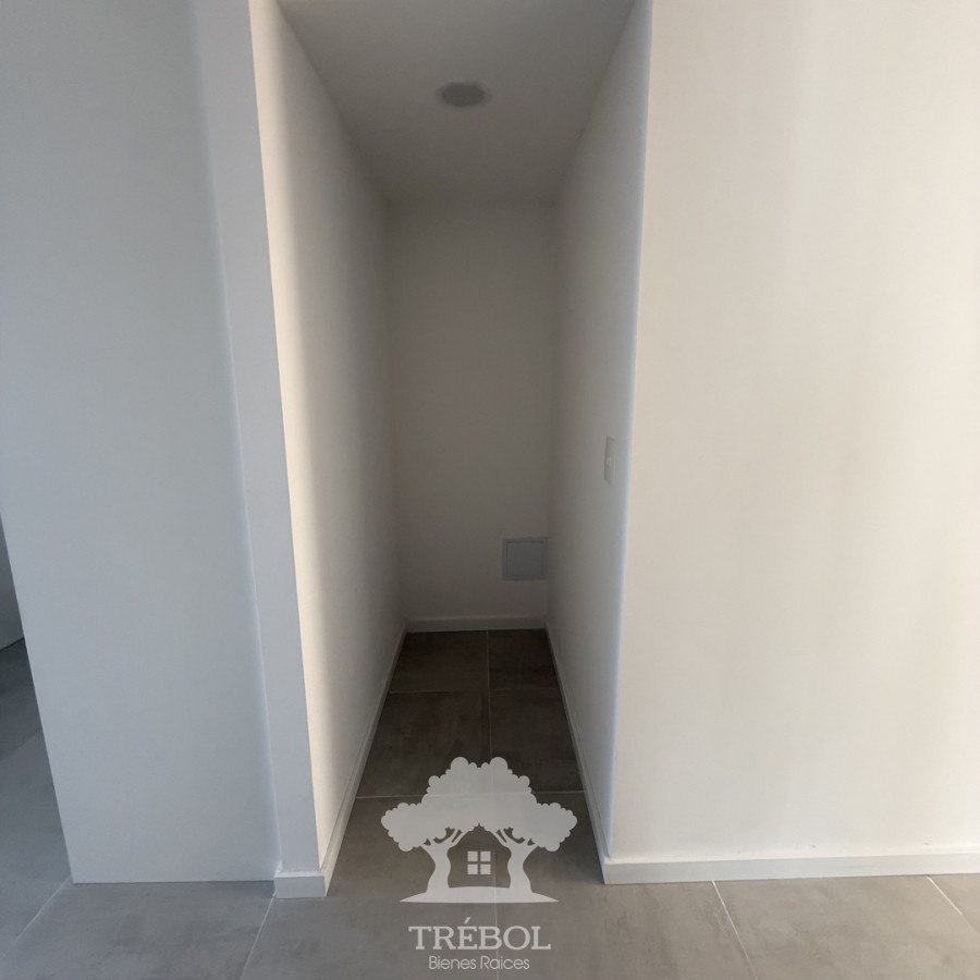 Apartamento ID.435 - Venta Apartamento 2 Dormitorios con Garage Centro Montevideo B