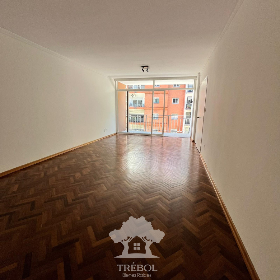Apartamento ID.137 - Alquiler Apartamento 4 Dormitorios Pocitos Montevideo D