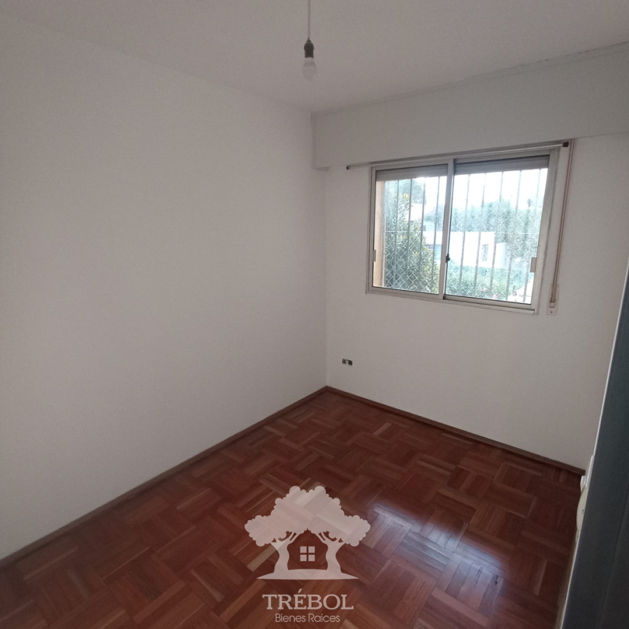 Apartamento ID.214 - Alquiler Apartamento 4 Dormitorios PocitosMontevideo D