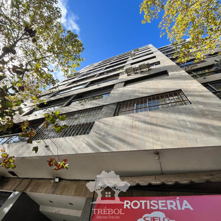 Apartamento ID.43 - Venta Apartamento 2 Dormitorios con Garaje Cordón Montevideo V 