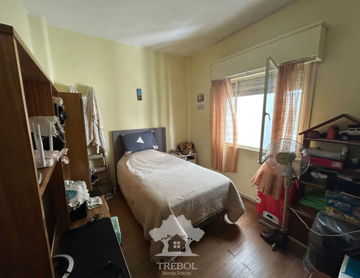 Apartamento ID.138 - Venta Apartamento 2 Dormitorios con Renta Ciudad Vieja Montevideo B