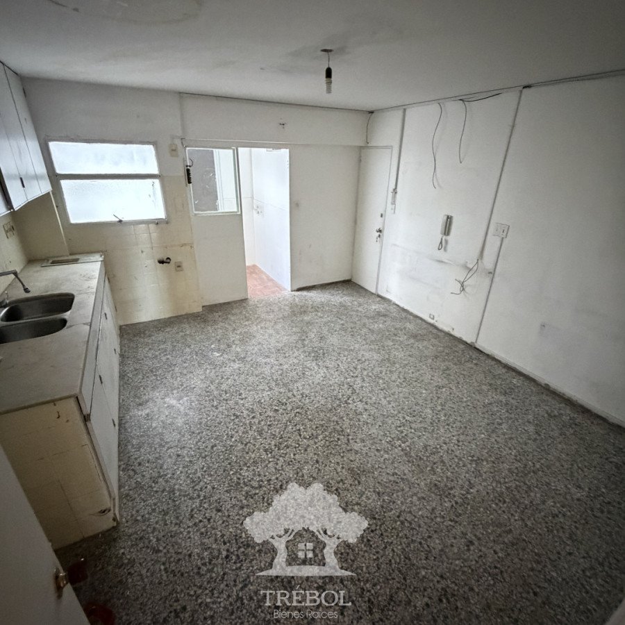 Apartamento ID.47 - Venta Apartamento 4 dormitorios Centro Montevideo G