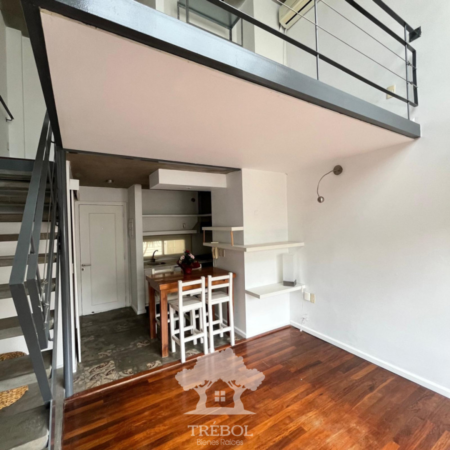 Apartamento ID.104 - Venta Apartamento 1 Dormitorio Dúplex Con Renta Ciudad Vieja Montevideo V 