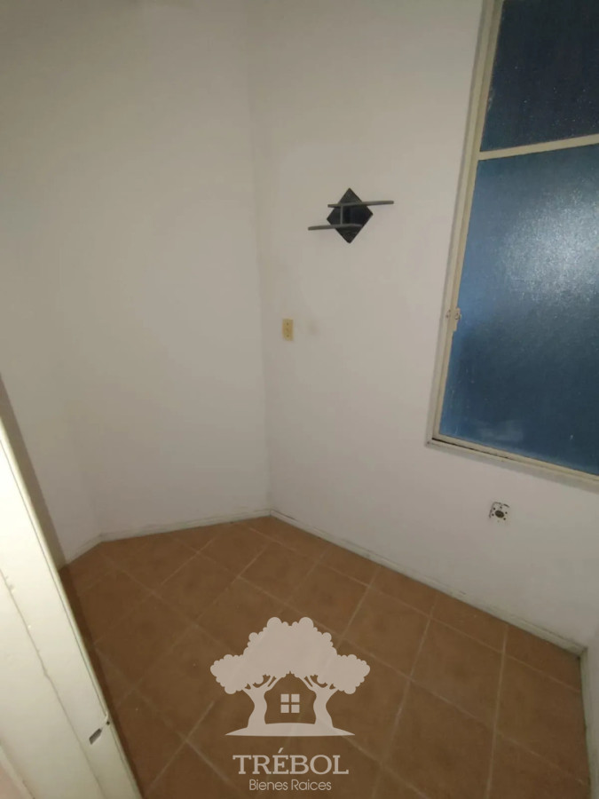 Apartamento ID.300 - Alquiler Apartamento 3 Dormitorios Centro Montevideo D