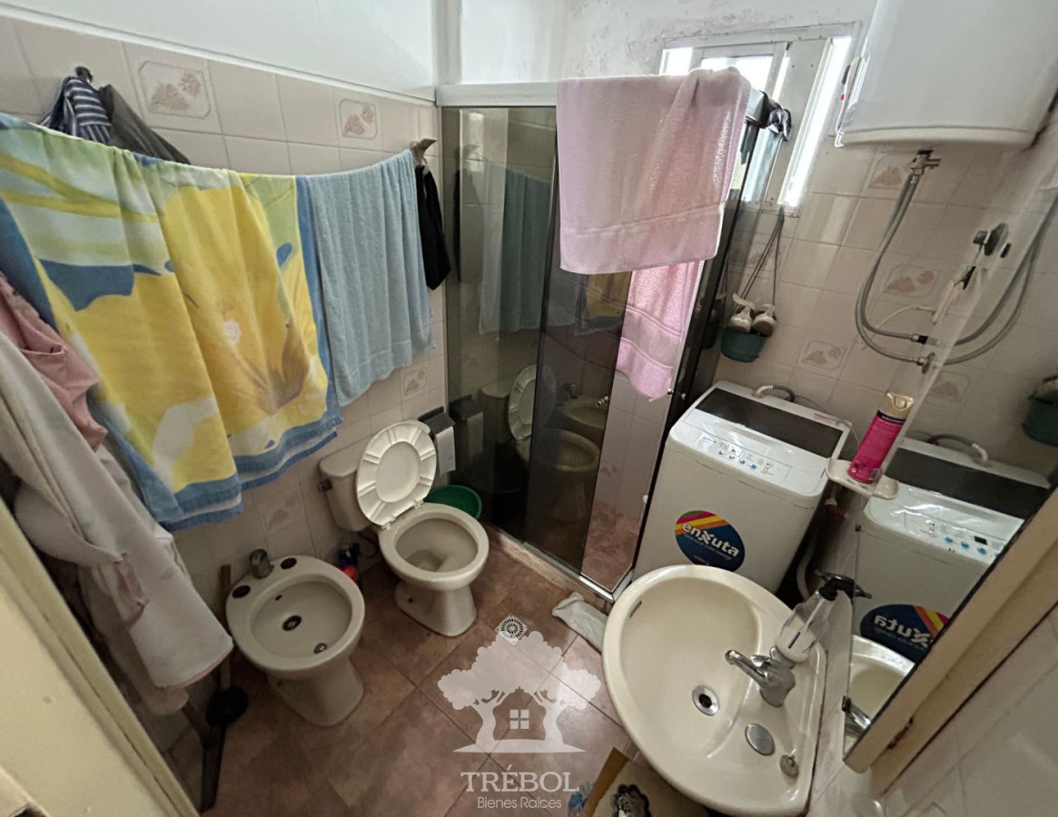 Apartamento ID.138 - Venta Apartamento 2 Dormitorios con Renta Ciudad Vieja Montevideo B