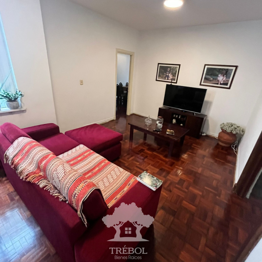 Apartamento ID.107 - Venta Apartamento 4 Dormitorios Centro Montevideo V 