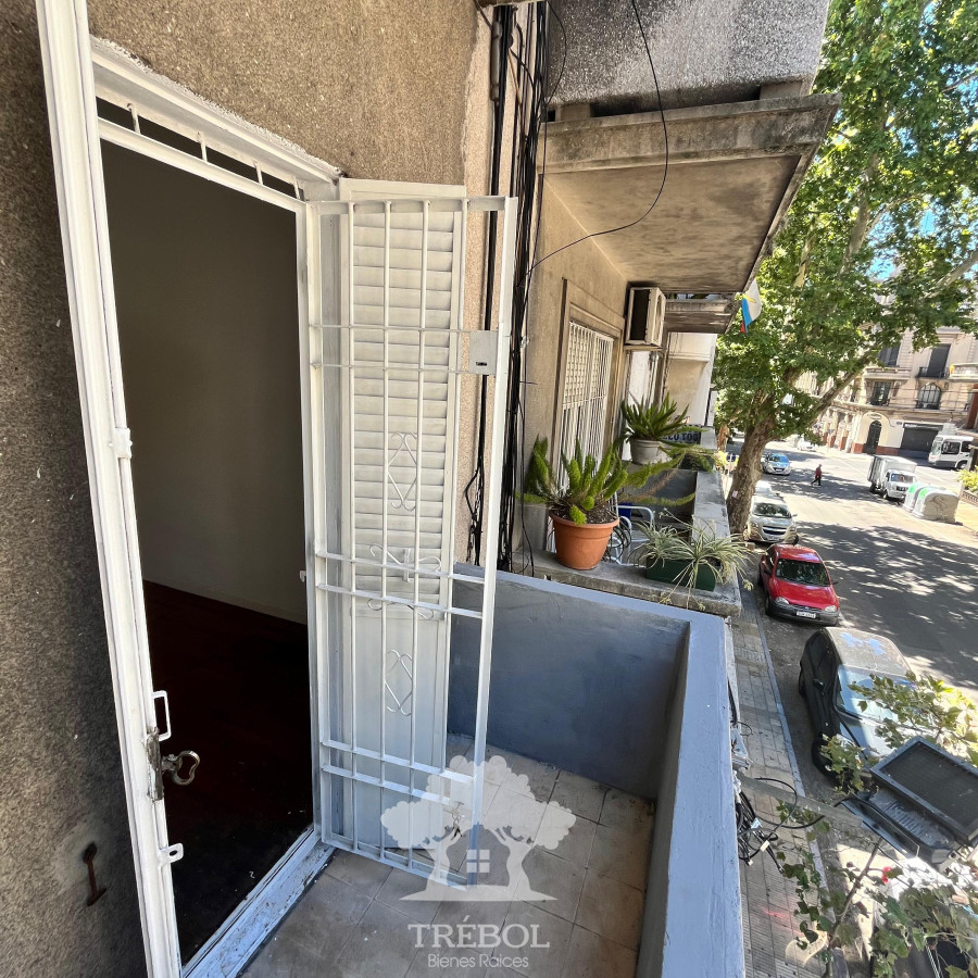 Apartamento ID.31 - Venta a Apartamento 2 Dormitorios Rentado Centro Montevideo V 