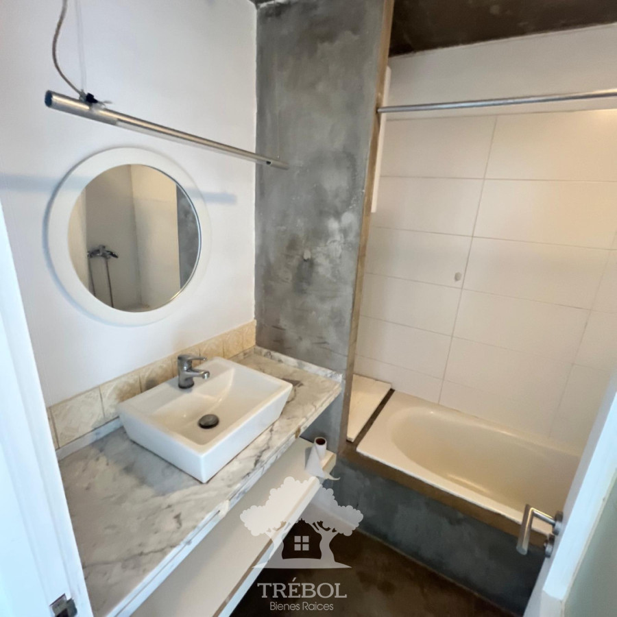 Apartamento ID.104 - Venta Apartamento 1 Dormitorio Dúplex Con Renta Ciudad Vieja Montevideo V 