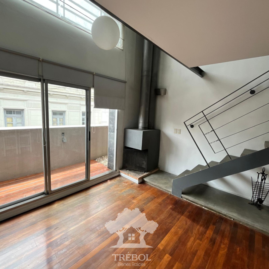 Apartamento ID.104 - Venta Apartamento 1 Dormitorio Dúplex Con Renta Ciudad Vieja Montevideo V 