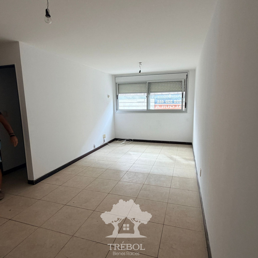 Apartamento ID.126 - Alquiler Apartamento 2 Dormitorios Aguada Montevideo V 