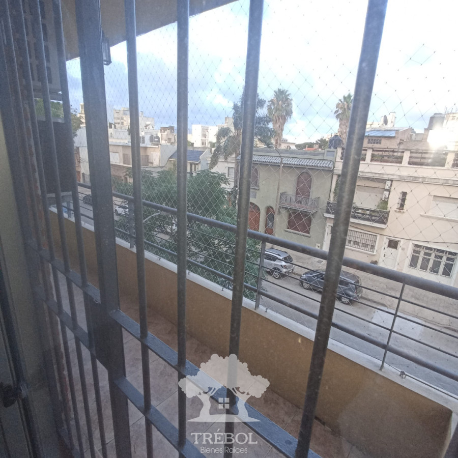 Apartamento ID.214 - Alquiler Apartamento 4 Dormitorios PocitosMontevideo D