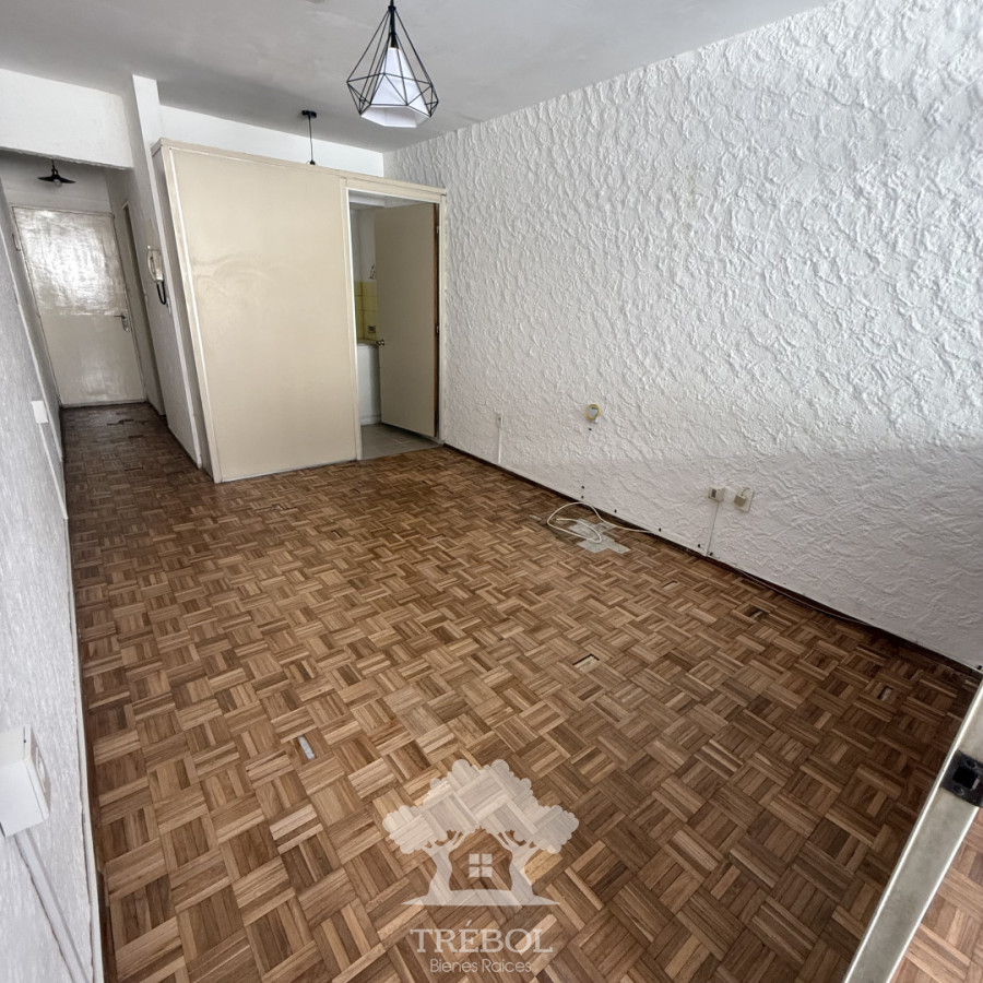Apartamento ID.200 - Alquiler Monoambiente Centro Montevideo B