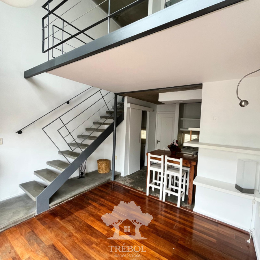 Apartamento ID.104 - Venta Apartamento 1 Dormitorio Dúplex Con Renta Ciudad Vieja Montevideo V 