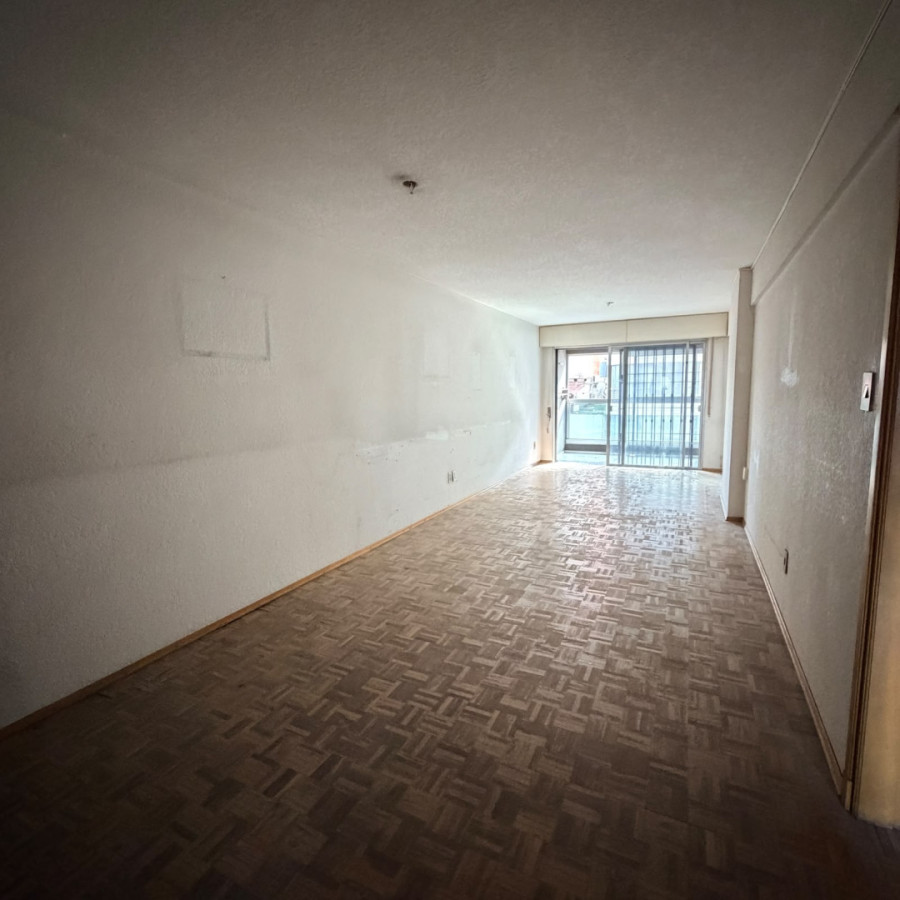 Venta Apartamento 2 Dormitorios con Garaje Cordón Montevideo V 