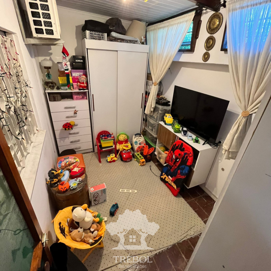 Casa ID.153 - Veta Casa 2 Dormitorios + 3 Apartamentos Rentados Ituzaingó Montevideo V 