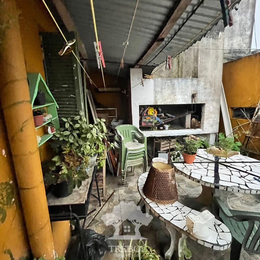 Casa ID.26 - Venta  Casa con Garaje y dos Apartamentos al fondo rentados Carrasco Norte Montevideo V