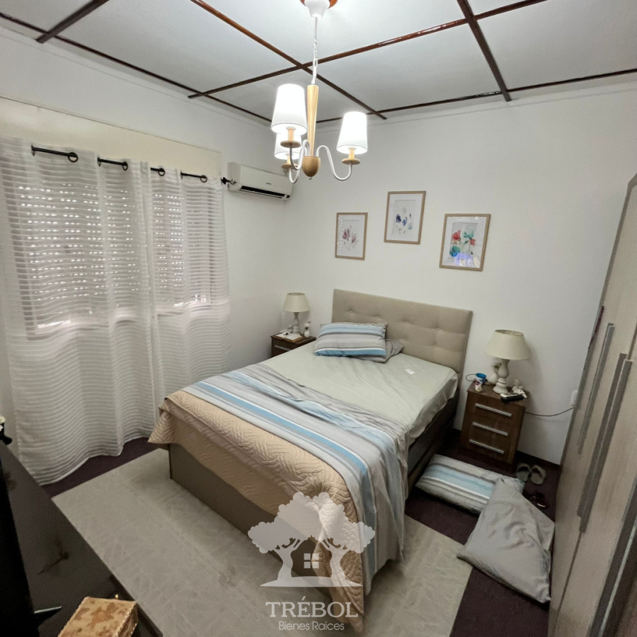 Casa ID.153 - Veta Casa 2 Dormitorios + 3 Apartamentos Rentados Ituzaingó Montevideo V 