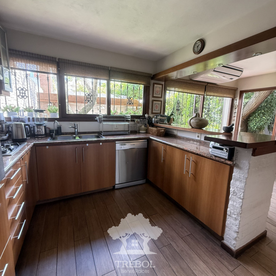 Casa ID.495 - Venta Casa 4 dormitorios 4 baños Parque Batlle Montevideo B
