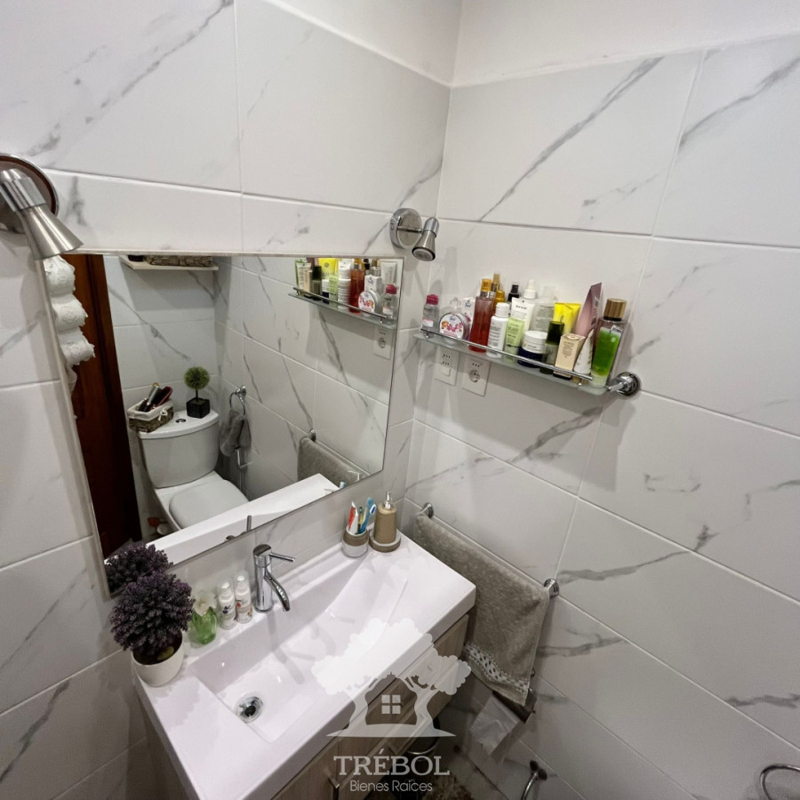 Casa ID.153 - Veta Casa 2 Dormitorios + 3 Apartamentos Rentados Ituzaingó Montevideo V 