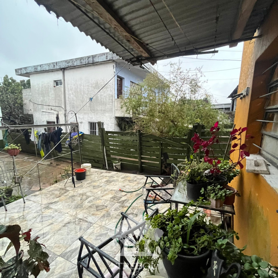 Casa ID.26 - Venta  Casa con Garaje y dos Apartamentos al fondo rentados Carrasco Norte Montevideo V