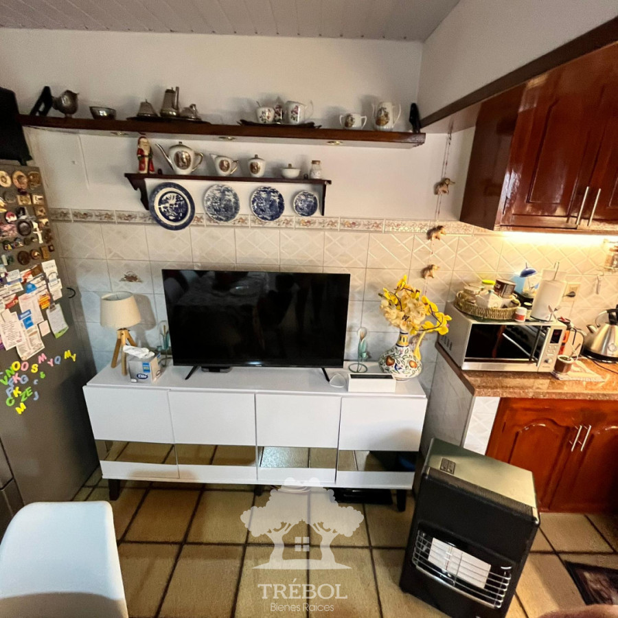 Casa ID.153 - Veta Casa 2 Dormitorios + 3 Apartamentos Rentados Ituzaingó Montevideo V 