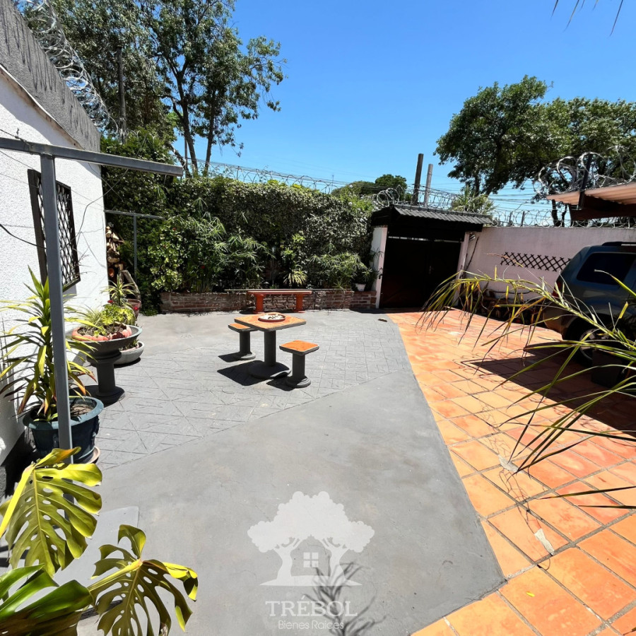 Casa ID.153 - Veta Casa 2 Dormitorios + 3 Apartamentos Rentados Ituzaingó Montevideo V 