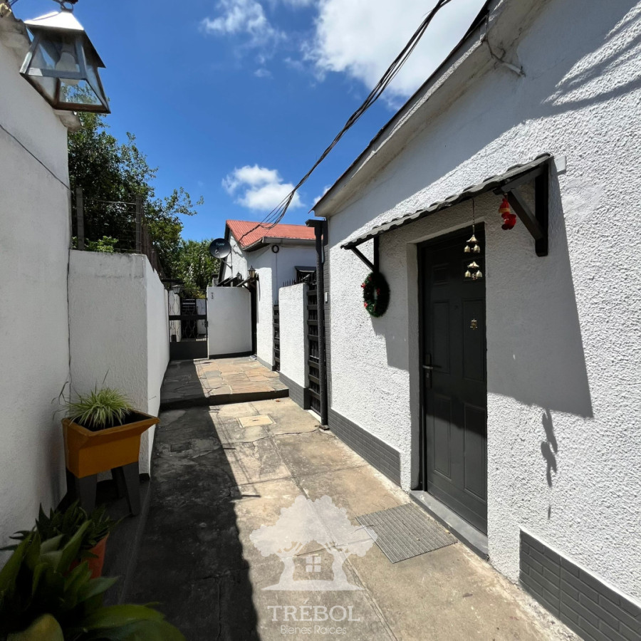 Casa ID.153 - Veta Casa 2 Dormitorios + 3 Apartamentos Rentados Ituzaingó Montevideo V 