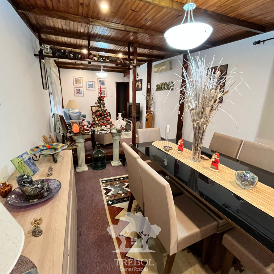 Casa ID.153 - Veta Casa 2 Dormitorios + 3 Apartamentos Rentados Ituzaingó Montevideo V 