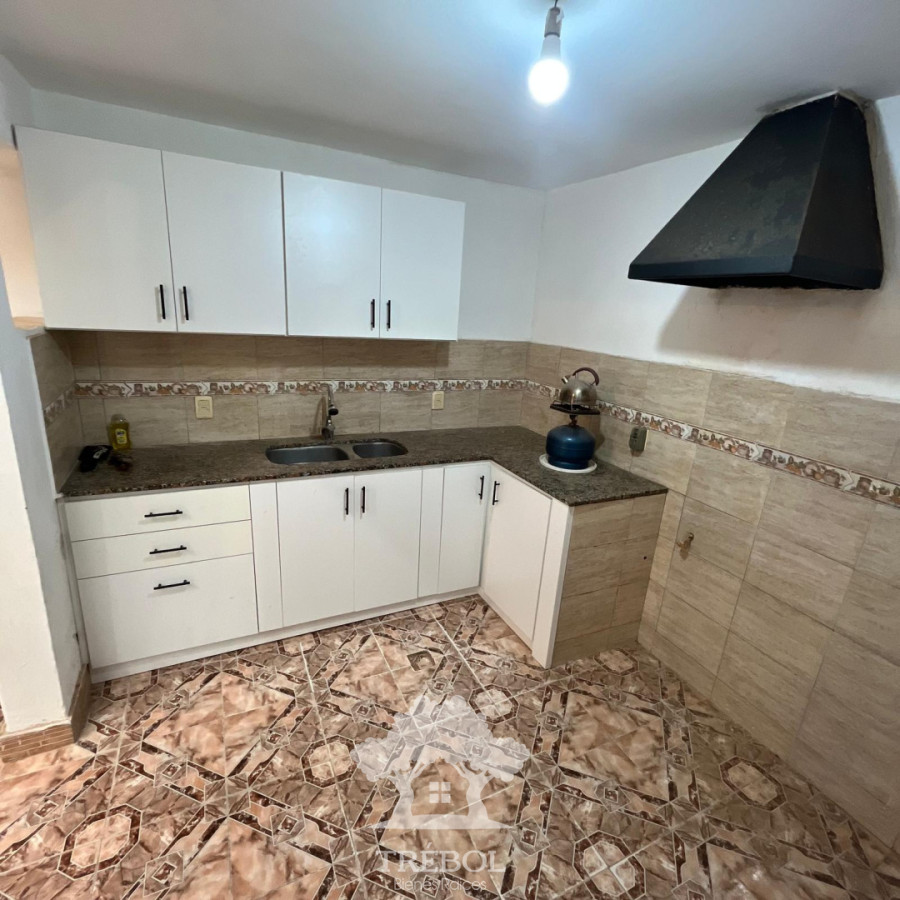 Casa ID.100 - Alquiler Casa 6 Dormitorios Aguada Montevideo V 