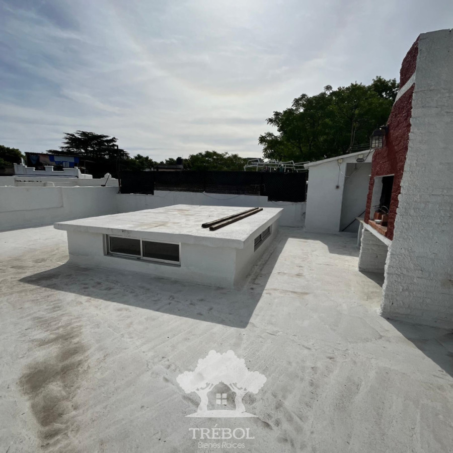 Casa ID.100 - Alquiler Casa 6 Dormitorios Aguada Montevideo V 