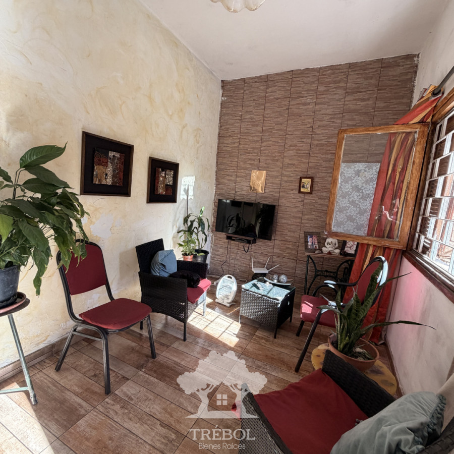 Casa ID.26 - Venta  Casa con Garaje y dos Apartamentos al fondo rentados Carrasco Norte Montevideo V