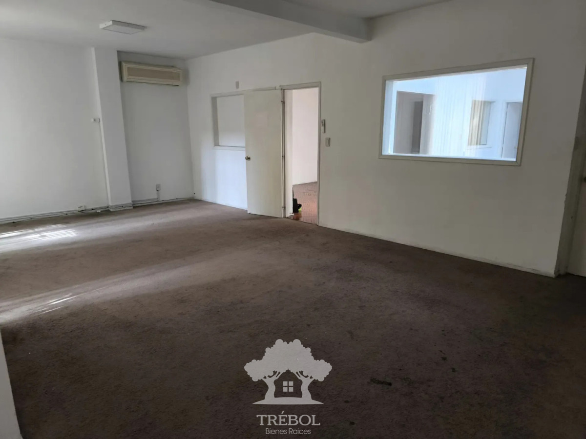 Casa ID.306 - Alquiler casa 4 Dormitorios Centro Montevideo D