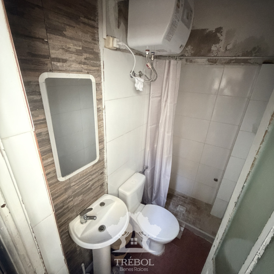 Casa ID.375 - Venta Casa Residencial estudiantil 5 Dormitorios Aguada Montevideo G