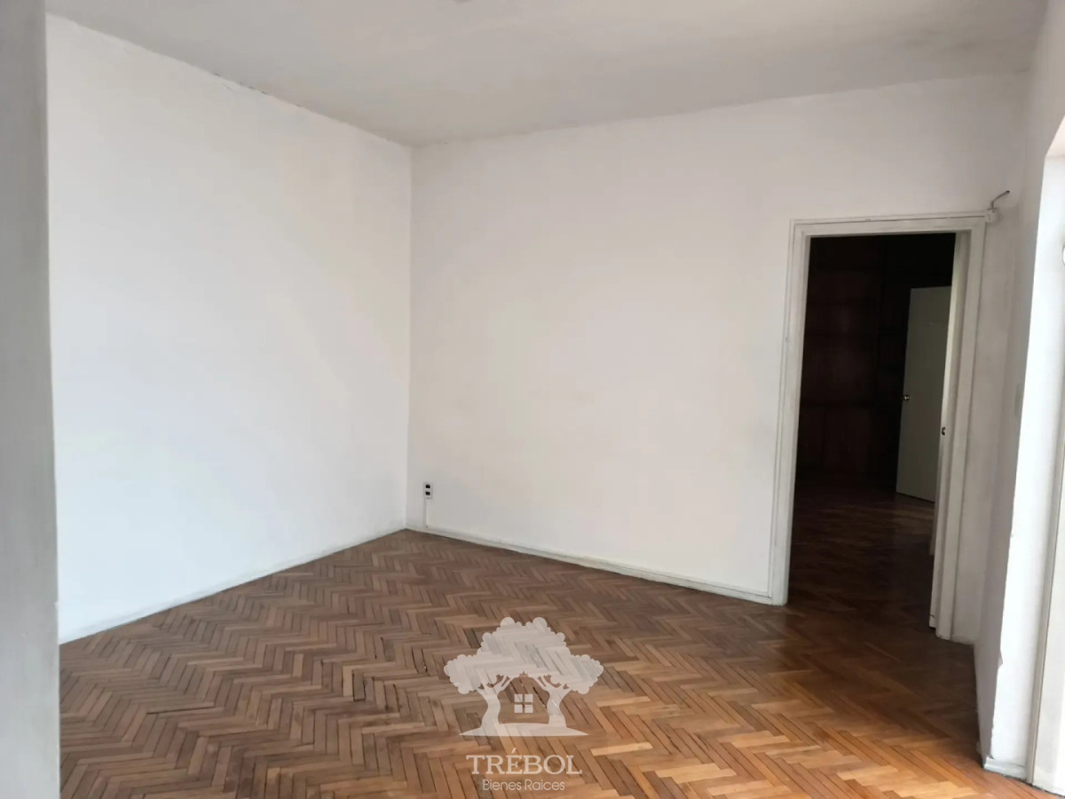 Casa ID.306 - Alquiler casa 4 Dormitorios Centro Montevideo D