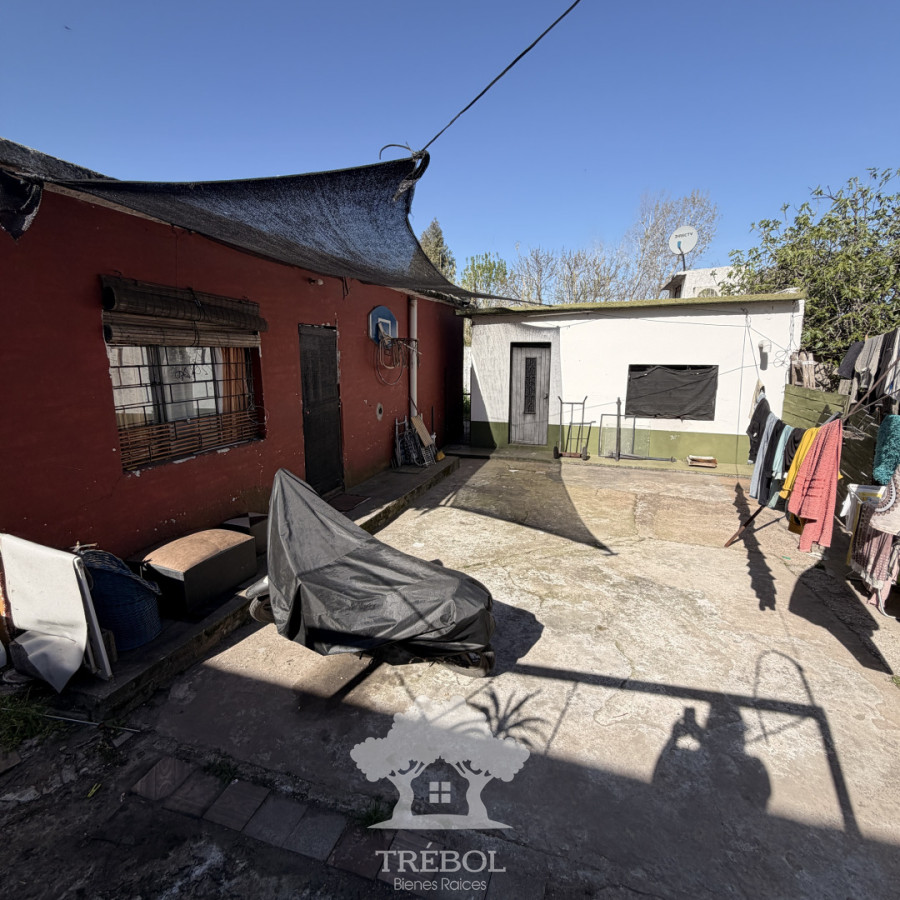 Casa ID.26 - Venta  Casa con Garaje y dos Apartamentos al fondo rentados Carrasco Norte Montevideo V