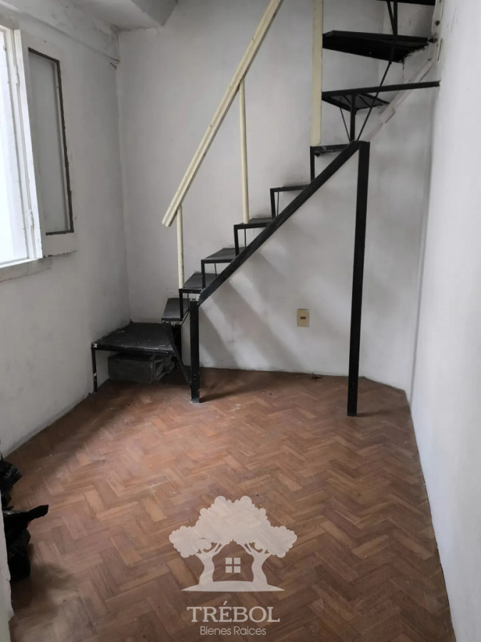 Casa ID.306 - Alquiler casa 4 Dormitorios Centro Montevideo D