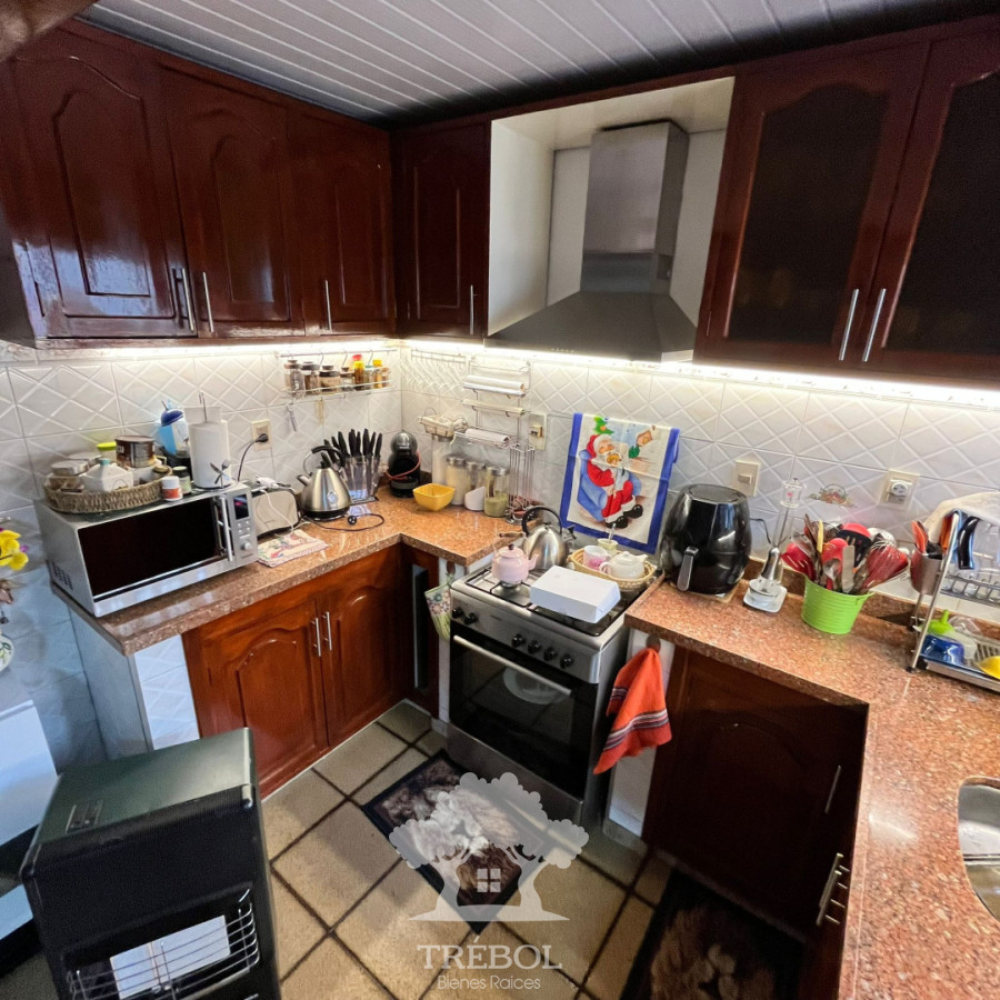 Casa ID.153 - Veta Casa 2 Dormitorios + 3 Apartamentos Rentados Ituzaingó Montevideo V 