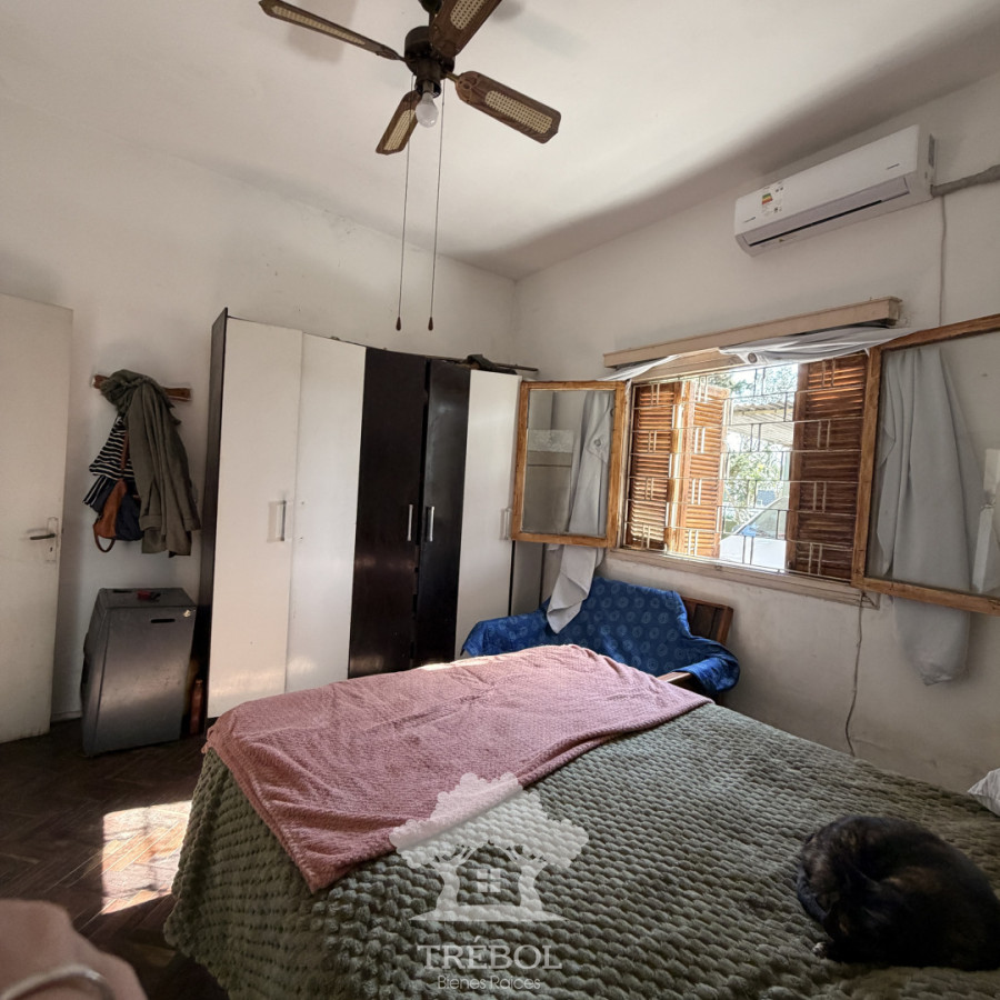 Casa ID.26 - Venta  Casa con Garaje y dos Apartamentos al fondo rentados Carrasco Norte Montevideo V