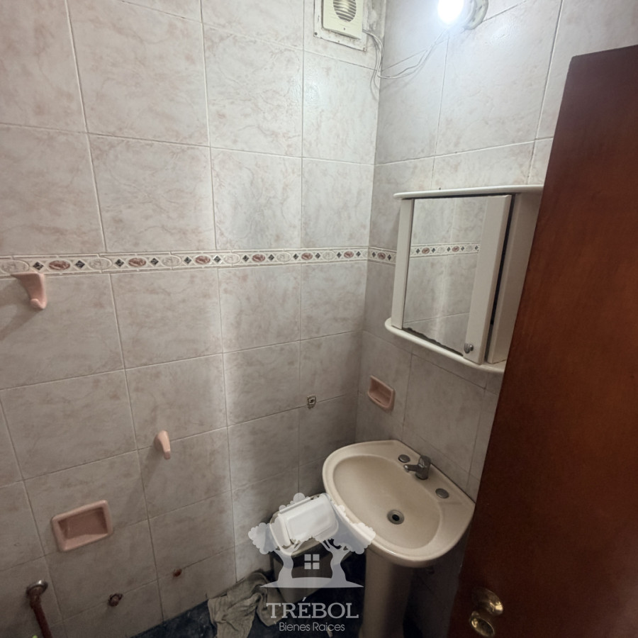 Casa ID.375 - Venta Casa Residencial estudiantil 5 Dormitorios Aguada Montevideo G