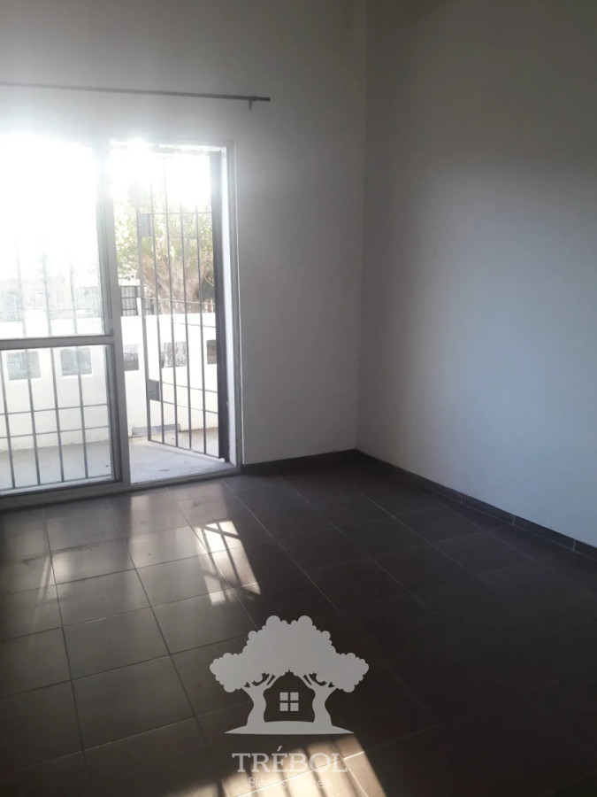 Casa ID.413 - Alquiler Casa 1 Dormitorios Brazo Horiental Montevideo D