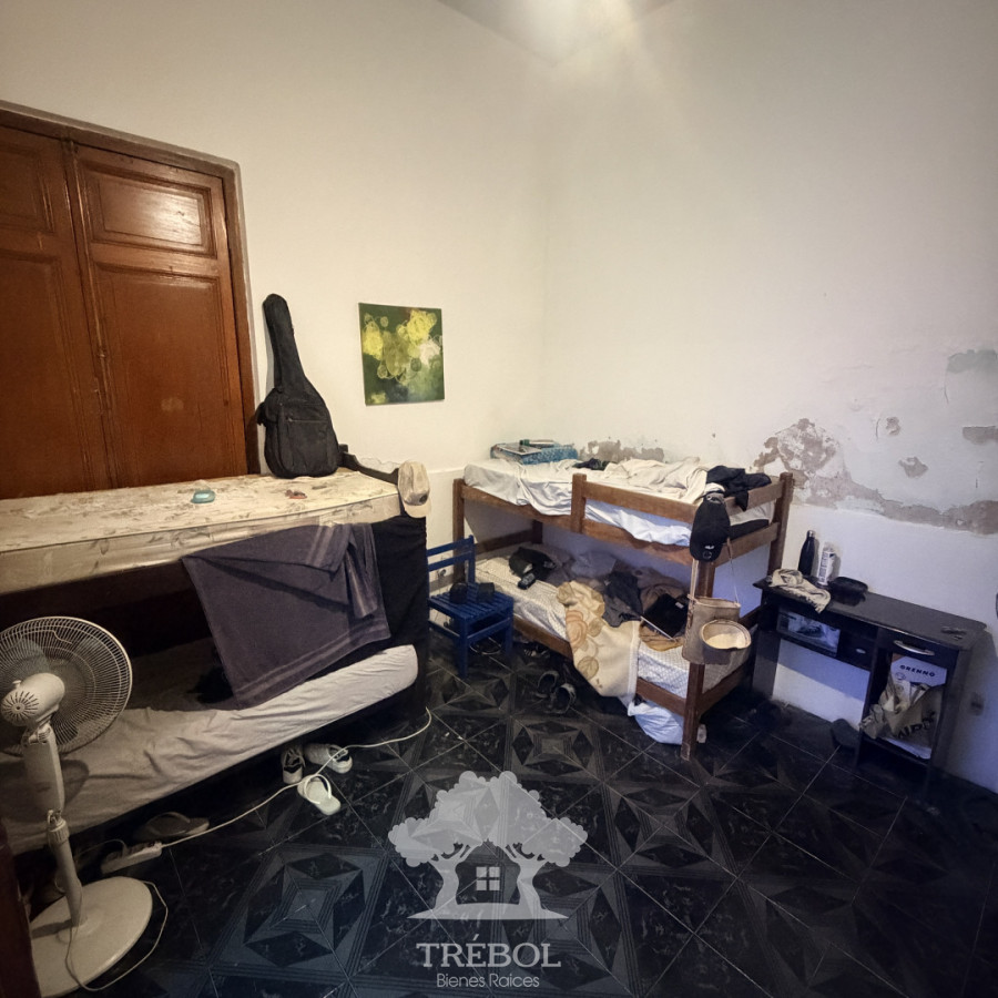 Casa ID.375 - Venta Casa Residencial estudiantil 5 Dormitorios Aguada Montevideo G