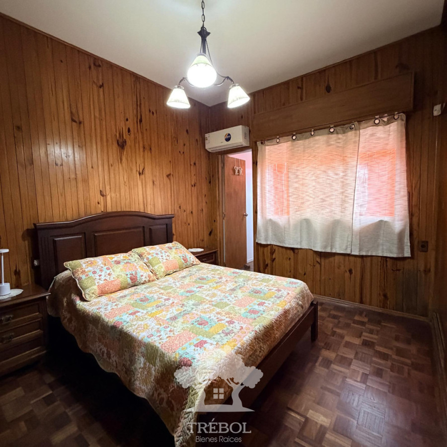 Casa ID.433 - Venta Casa 2 Dormitorios y Escritorio con Garaje Pérez Castellanos Montevideo V 