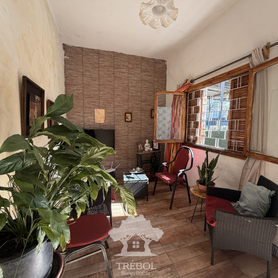 Casa ID.26 - Venta  Casa con Garaje y dos Apartamentos al fondo rentados Carrasco Norte Montevideo V