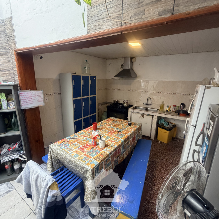 Casa ID.375 - Venta Casa Residencial estudiantil 5 Dormitorios Aguada Montevideo G