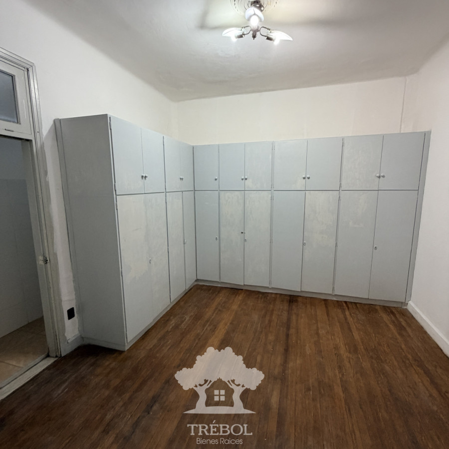 Casa ID.243 - Alquiler Casa 5 Dormitorios Ciudad Vieja  Montevideo G