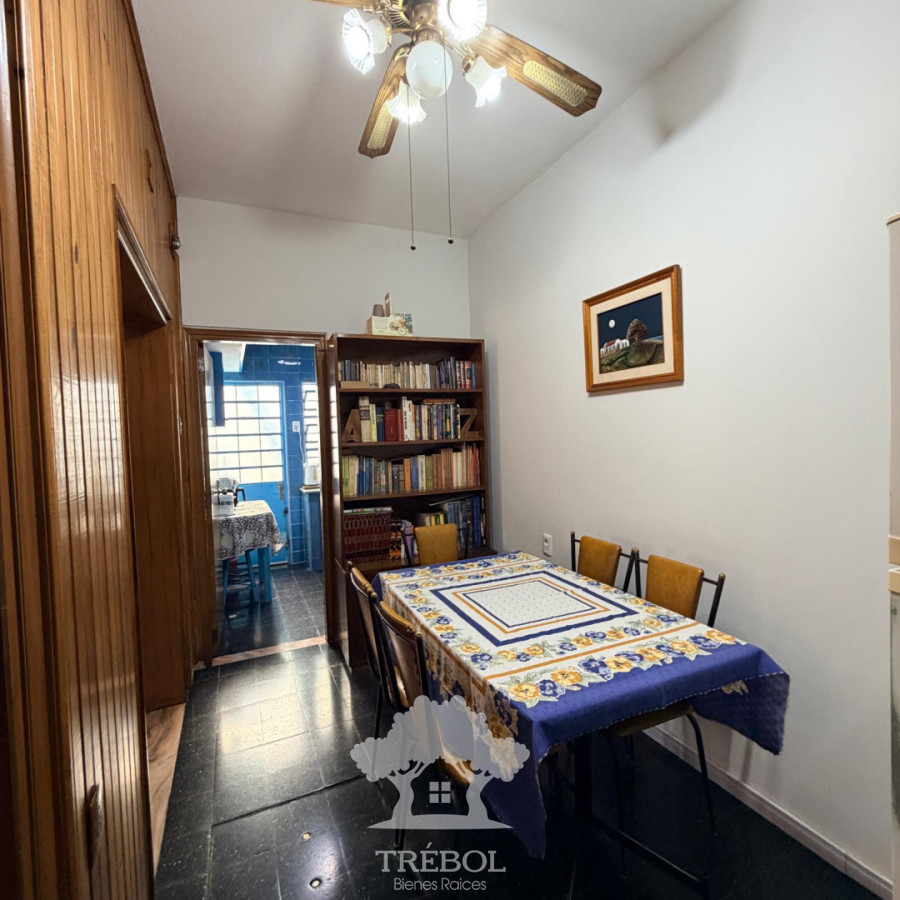 Casa ID.433 - Venta Casa 2 Dormitorios y Escritorio con Garaje Pérez Castellanos Montevideo V 