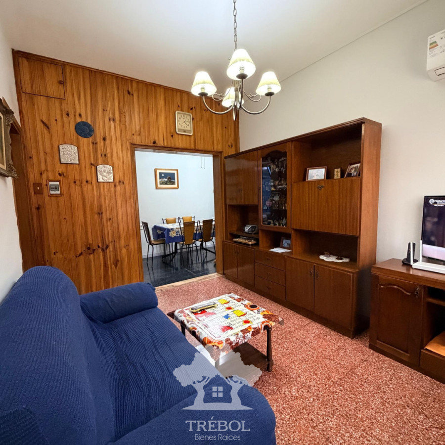 Casa ID.433 - Venta Casa 2 Dormitorios y Escritorio con Garaje Pérez Castellanos Montevideo V 