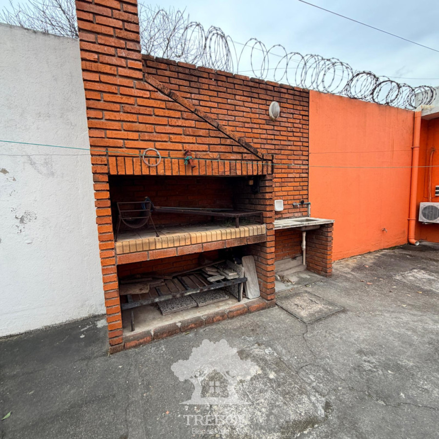 Casa ID.433 - Venta Casa 2 Dormitorios y Escritorio con Garaje Pérez Castellanos Montevideo V 
