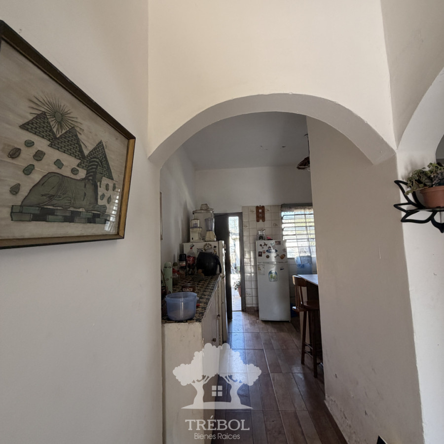 Casa ID.26 - Venta  Casa con Garaje y dos Apartamentos al fondo rentados Carrasco Norte Montevideo V